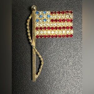 Vintage Patriotic Rhinestone Brooch Pin - American Flag